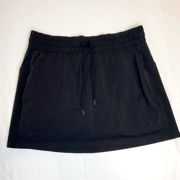 Athleta Skort Medium Black Excursion Hybrid - Picture 1 of 10